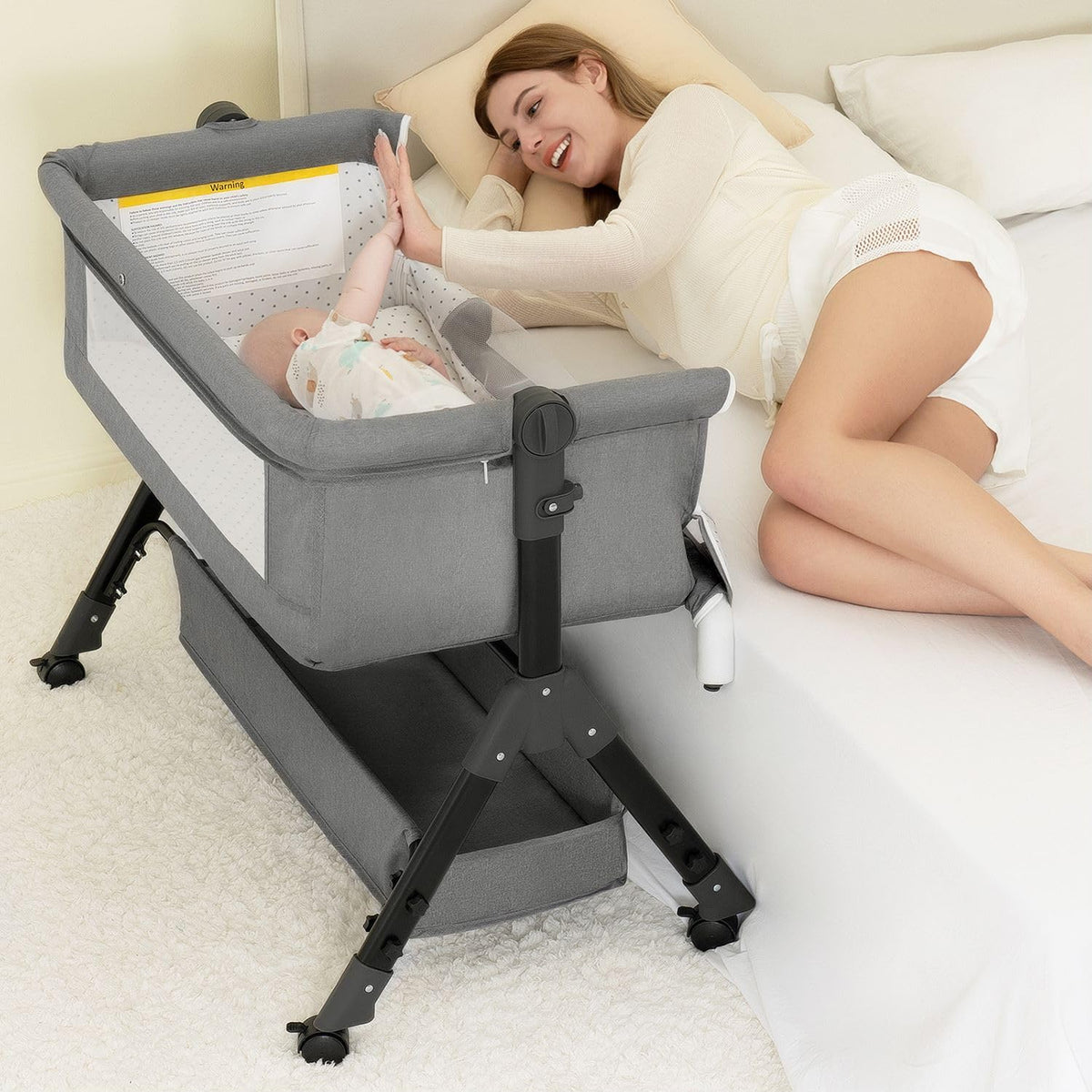 3 in 1 Adjustable Baby Bassinet with Wheels and Storage Basket Q314
